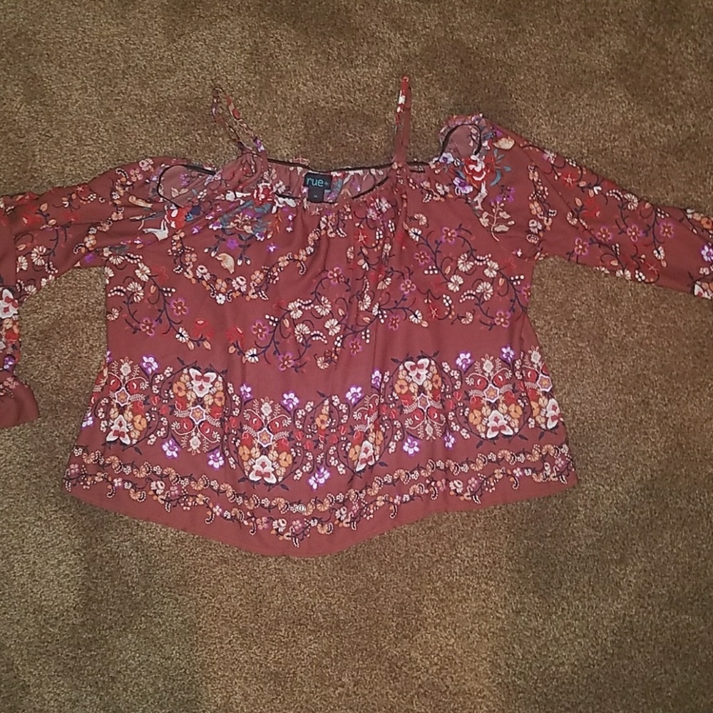 Plus Size Cold Shoulder Top, 2x